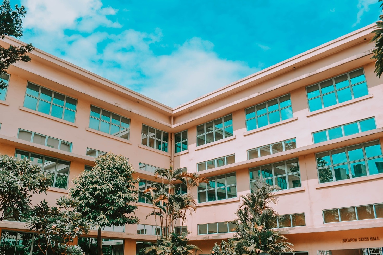 Descubre nuestros servicios educativos en Antioquia